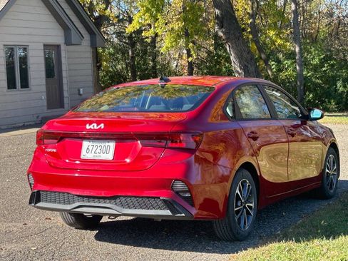 Used 2022 Kia Forte LXS FWD image 4