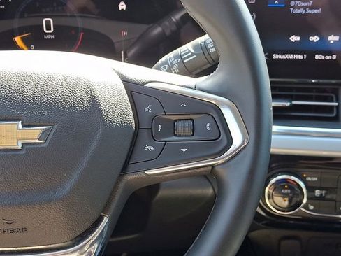 Used 2025 Chevrolet Trax LT w/ LT Convenience Package FWD image 25