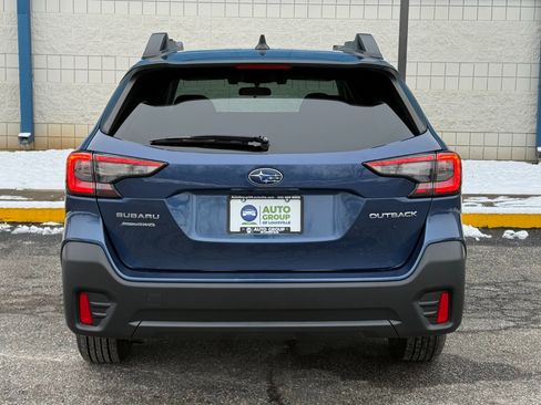 Used 2022 Subaru Outback Premium image 6
