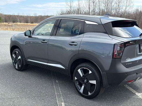 Used 2025 Nissan Kicks SR image 10