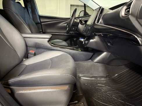 Used 2021 Toyota Prius Prime Limited image 22