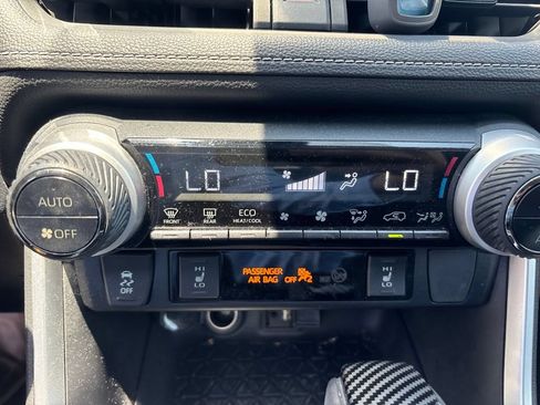 Used 2019 Toyota RAV4 XLE FWD image 27