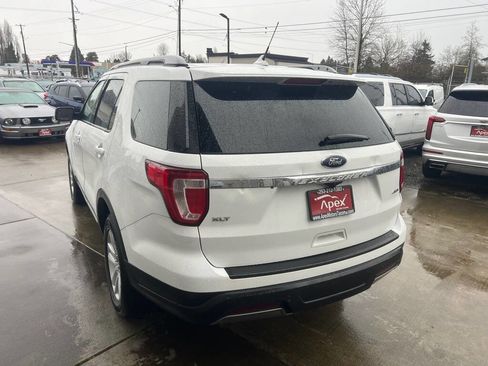 Used 2019 Ford Explorer XLT w/ Equipment Group 201A image 6