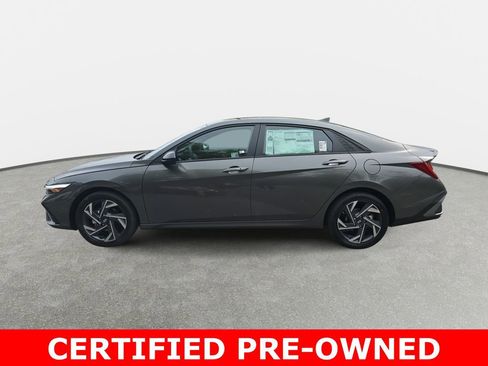 Certified 2025 Hyundai Elantra SEL FWD image 8