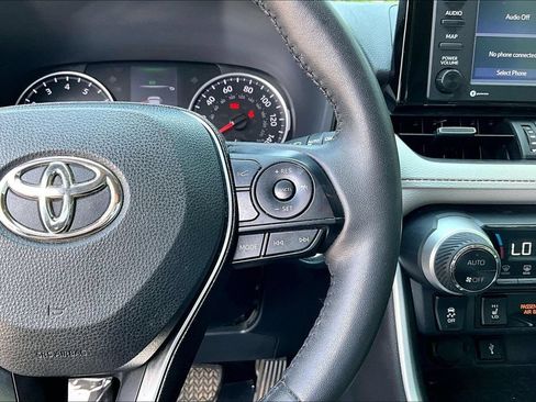 Used 2021 Toyota RAV4 XLE Premium AWD/4WD image 14