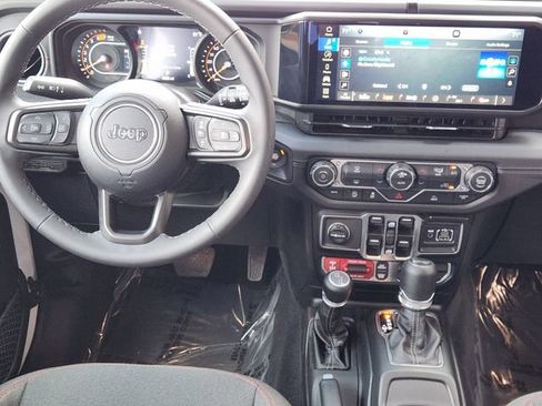 Used 2026 Jeep Wrangler Unlimited Rubicon AWD/4WD image 28