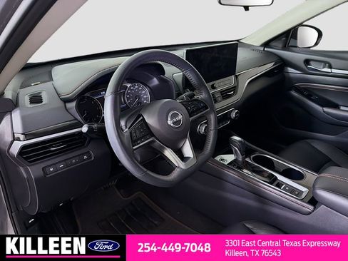 Used 2023 Nissan Altima 2.0 SR FWD image 10