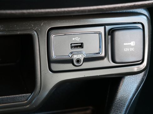 Used 2020 Jeep Renegade Sport image 33