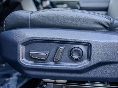 Used 2025 Toyota Tundra Limited image 14