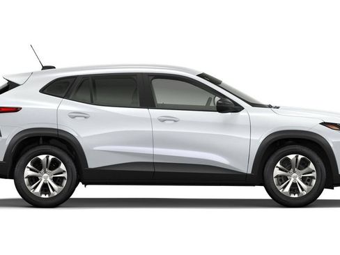 New 2026 Chevrolet Trax LS image 3