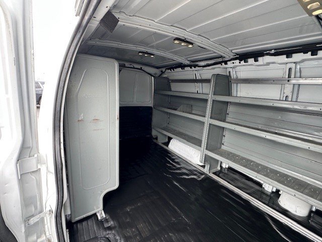 Used 2016 Chevrolet Express 2500 RWD image 10