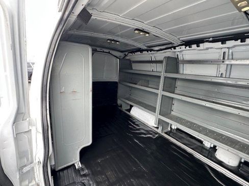 Used 2016 Chevrolet Express 2500 image 10