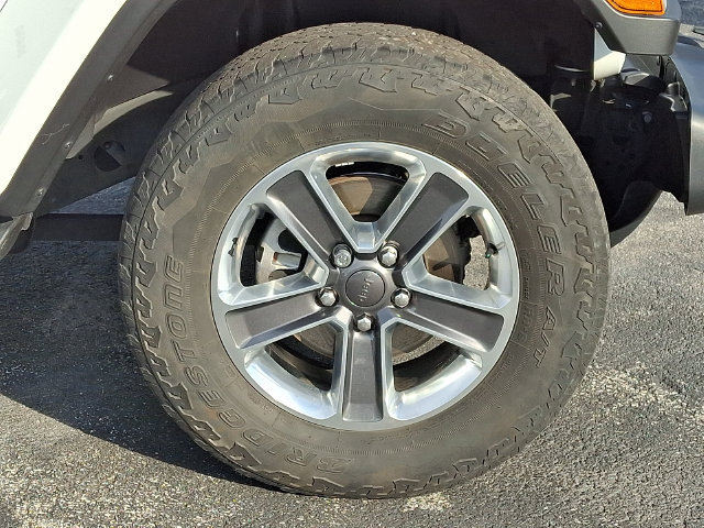Used 2021 Jeep Wrangler Unlimited Sahara AWD/4WD image 9