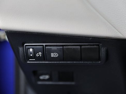 Used 2022 Toyota Corolla Cross XLE w/ Convenience Package image 22