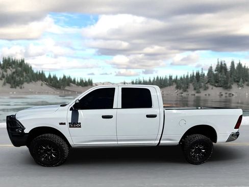 Used 2018 RAM 2500 Tradesman w/ Chrome Appearance Group AWD/4WD image 6
