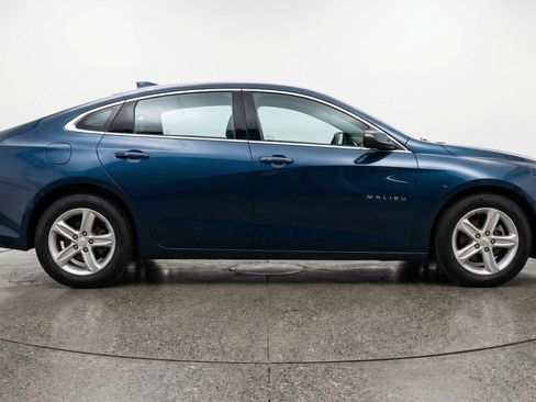Used 2023 Chevrolet Malibu LT w/ Driver Confidence Package image 11