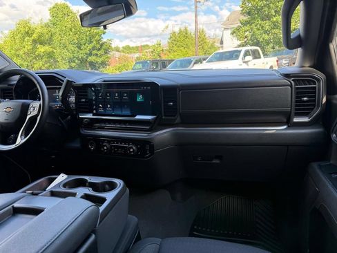 Used 2023 Chevrolet Silverado 1500 LT AWD/4WD image 20