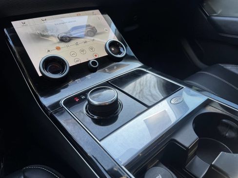 Used 2018 Land Rover Range Rover Velar S image 19