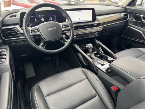 Used 2024 Kia Telluride S image 14