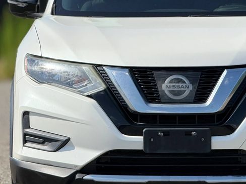 Used 2017 Nissan Rogue SV w/ Midnight Edition FWD image 11