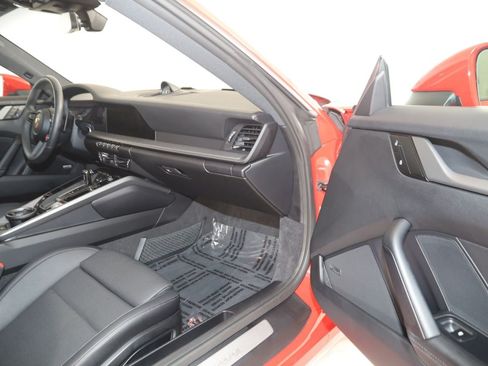Used 2025 Porsche 911 Carrera RWD image 69