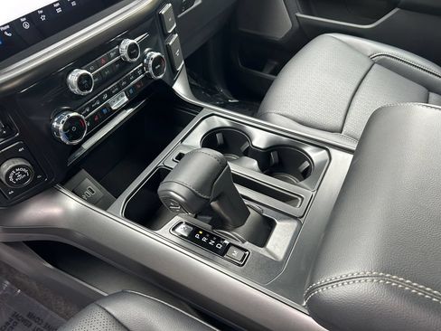 Used 2025 Ford F150 Lariat AWD/4WD image 19