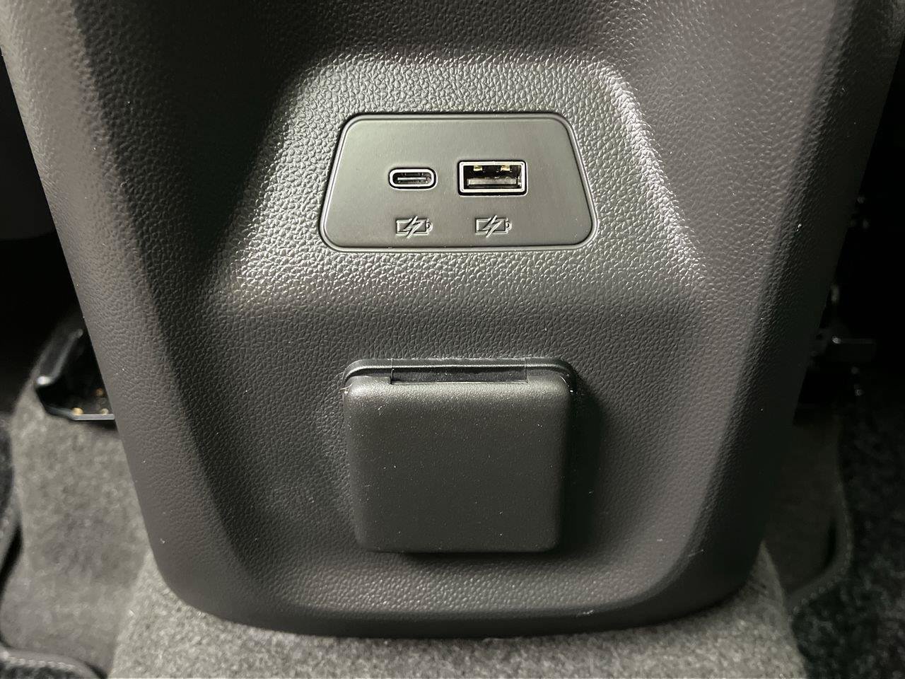 Used 2025 Buick Envision Avenir AWD/4WD image 13