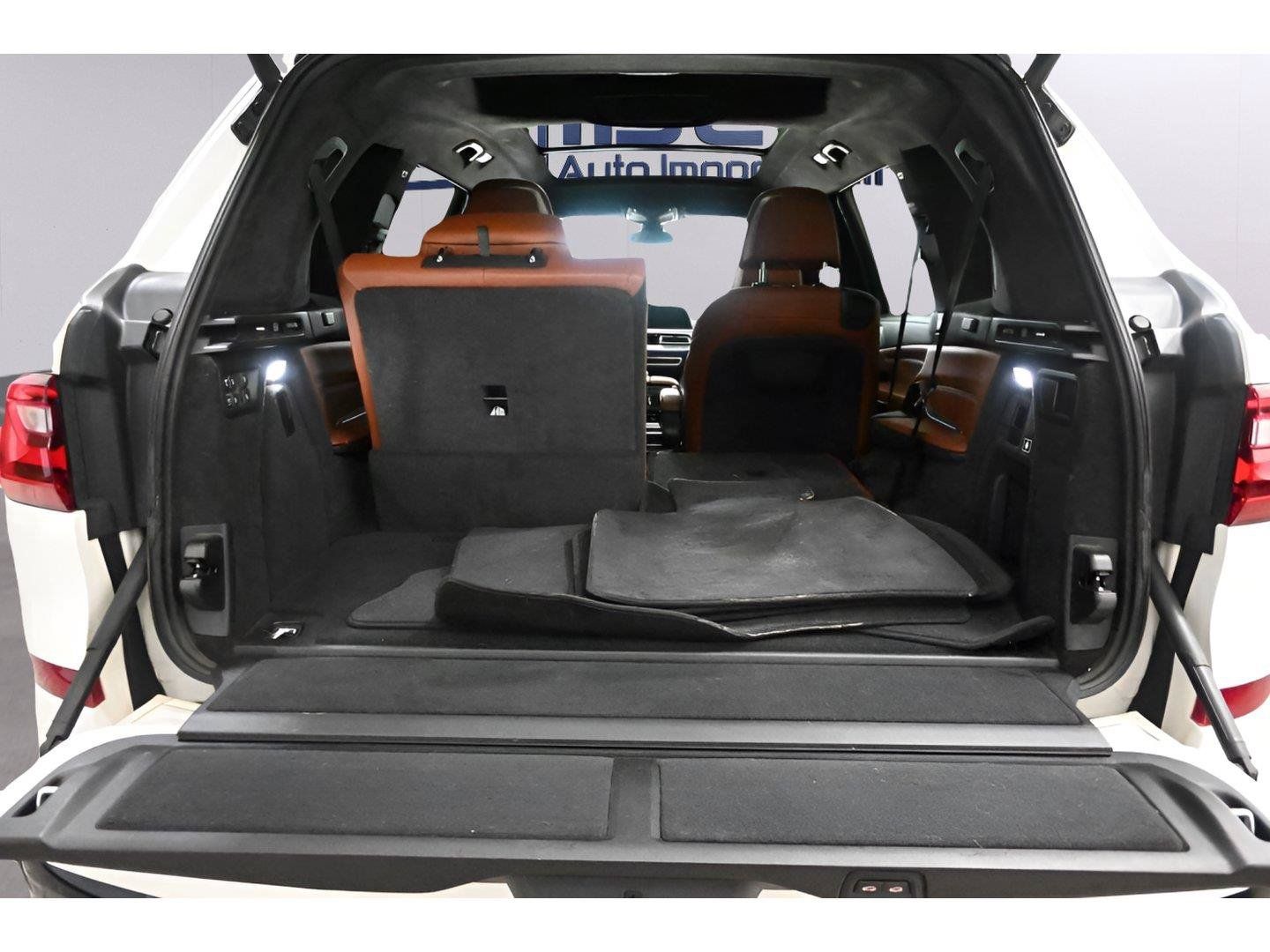 Used 2020 BMW X7 xDrive40i w/ M Sport Package AWD/4WD image 15