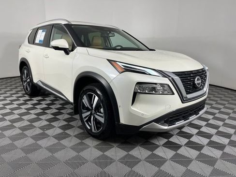 Used 2023 Nissan Rogue Platinum w/ Platinum Premium Package FWD image 3