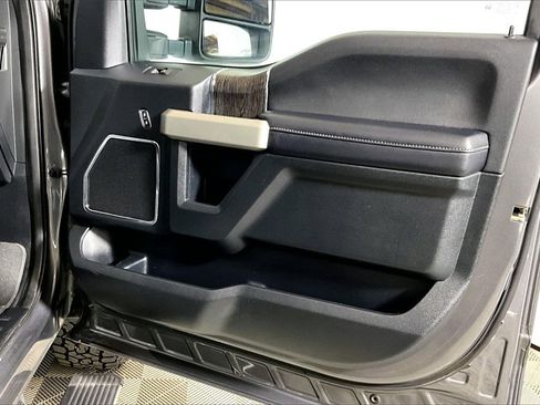 Used 2021 Ford F250 Lariat w/ Lariat Ultimate Package image 19