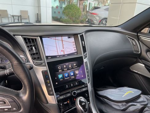 Used 2017 INFINITI Q60 w/ Premium Plus Package 3.0T image 4