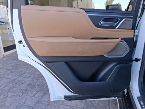 Used 2025 INFINITI QX80 Sensory AWD/4WD image 22