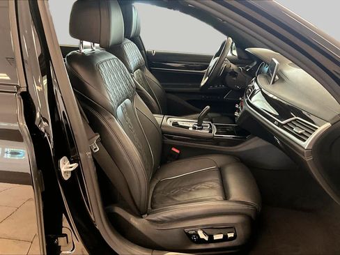 Used 2019 BMW 750i w/ Executive Package RWD image 7