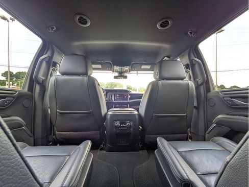 Used 2022 GMC Yukon XL Denali AWD/4WD image 26