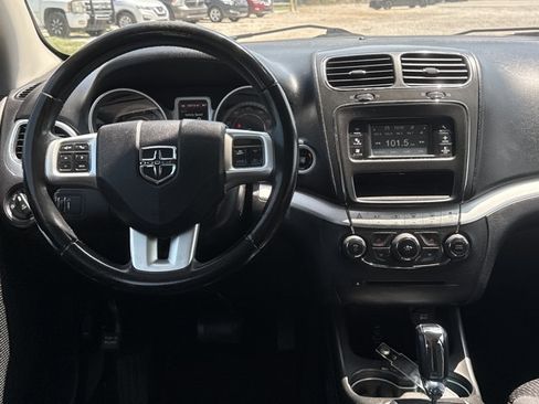 Used 2017 Dodge Journey Crossroad AWD/4WD image 4