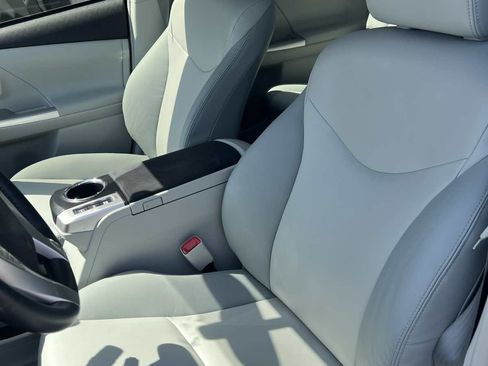 Used 2013 Toyota Prius V Five FWD image 11