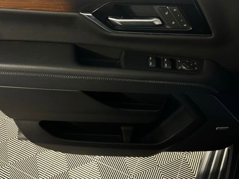 Used 2025 GMC Yukon Denali image 23