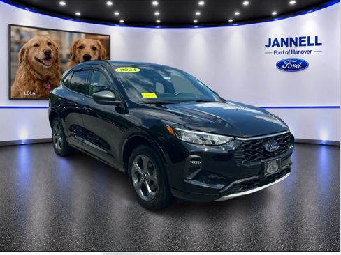 Used 2024 Ford Escape ST-Line w/ Tech Pack #1 AWD/4WD image 3