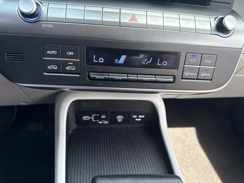 Certified 2024 Hyundai Kona SEL AWD/4WD image 23
