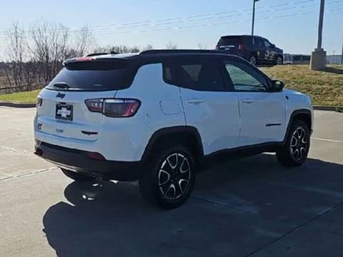 Used 2024 Jeep Compass Trailhawk image 8