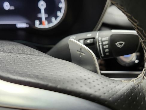 Used 2023 Genesis G70 2.0T image 34