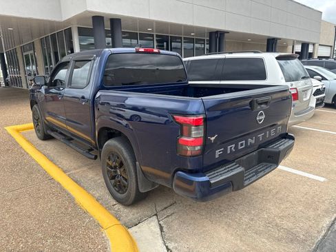 Used 2022 Nissan Frontier SV RWD image 5
