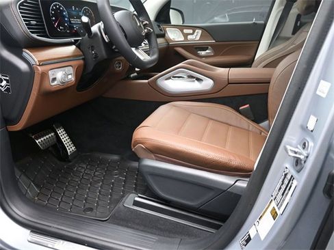 New 2026 Mercedes-Benz GLS 450 4MATIC image 17