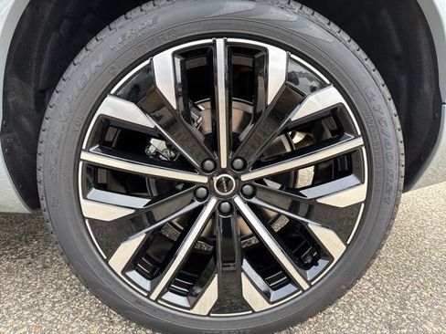 New 2026 Volvo XC90 B6 Plus w/ Protection Package image 5