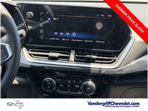 New 2026 Chevrolet Trax ACTIV w/ Sunroof Package FWD image 15
