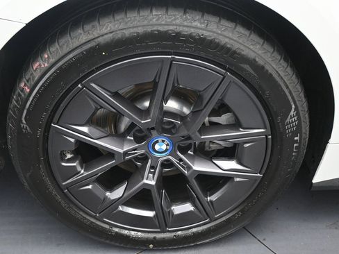 Used 2022 BMW i4 eDrive40 w/ Premium Package image 41