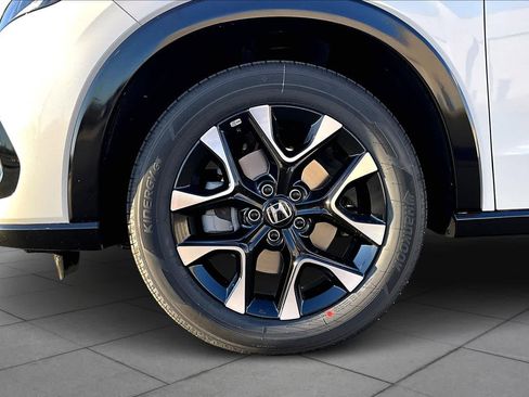 New 2026 Honda HR-V EX-L image 11