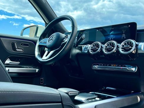 Certified 2023 Mercedes-Benz GLB 250 4MATIC image 15