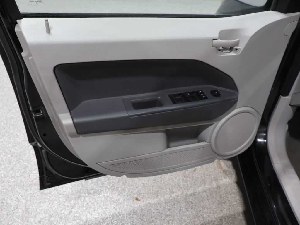 Used 2007 Dodge Caliber SXT FWD image 11