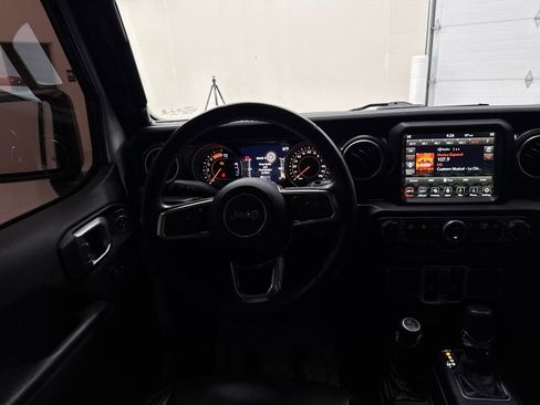 Used 2022 Jeep Wrangler Unlimited Sahara image 14